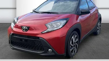 2vh chilli red Neu 2025 Toyota Aygo X SUV | 16.990 € (Guter Preis)