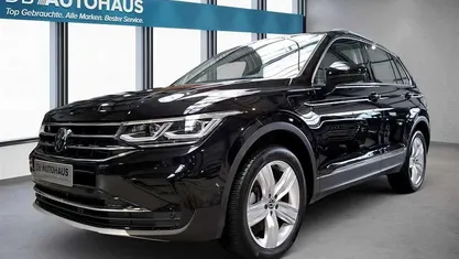 Schwarz Gebraucht 2023 VW Tiguan Elegance SUV | 29.480 € (Guter Preis)