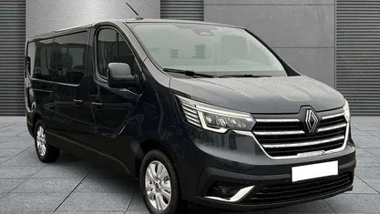 Karmesinrot Neu 2025 Renault Trafic Equilibre Van / Kleinbus | 41.390 € (Fairer Preis)