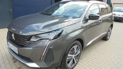 Met. platinium grau Gebraucht 2024 Peugeot 5008 Allure Van / Kleinbus | 34.750 € (Fairer Preis)