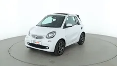 Weiß Gebraucht 2018 Smart ForTwo Cabrio Basis Cabrio | 15.790 € (Fairer Preis)