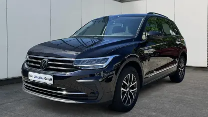 Gebraucht VW Tiguan Life 150 PS (110 kW) 2023 Deep black SUV