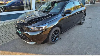 Schwarz Gebraucht 2024 Opel Corsa Limousine | 18.490 € (Fairer Preis)