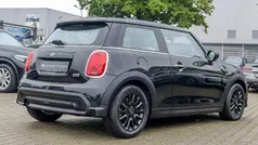 Midnight black metallic Gebraucht 2022 Mini ONE Kleinwagen | 17.990 € (Fairer Preis)