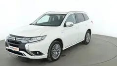 Weiß Gebraucht 2021 Mitsubishi Outlander Spirit SUV | 22.910 € (Guter Preis)