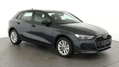 Manhattan grau metallic Neu 2025 Audi A3 Sportback Limousine | 34.545 € (Superpreis)