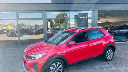 (beg) signal red m Neu 2025 Kia Stonic Vision SUV | 23.970 € (Fairer Preis)