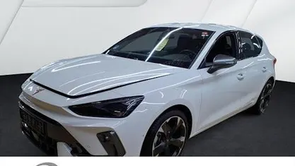 Weiß Gebraucht 2025 Cupra Leon Limousine | 29.980 € (Guter Preis)