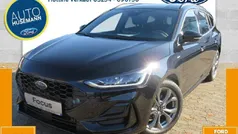 Obsidianschwarz metallic Gebraucht 2023 Ford Focus ST-Line X Kombi | 22.450 € (Fairer Preis)