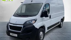 Weiß Gebraucht 2023 Peugeot Boxer Van | 23.990 € (Fairer Preis)