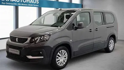 Grau Gebraucht 2020 Peugeot Rifter Active Van / Kleinbus | 15.830 € (Superpreis)