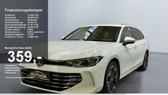 Pure white Gebraucht 2024 VW Passat Elegance Kombi | 39.879 € (Fairer Preis)