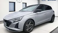 Lumen grey/ phantom black Gebraucht 2024 Hyundai i20 Prime Kleinwagen | 21.650 € (Fairer Preis)