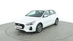 Weiß Gebraucht 2018 Hyundai i30 Trend Limousine | 12.590 € (Fairer Preis)