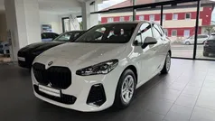 Alpinweiss iii Gebraucht 2023 BMW 220 M Sport Van / Kleinbus | 33.990 € (Fairer Preis)