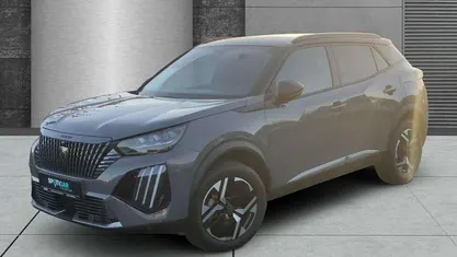 Grau Gebraucht 2024 Peugeot 2008 GT SUV | 22.790 € (Fairer Preis)