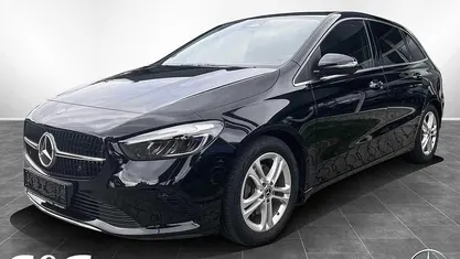 Metalliclack kosmosschwarz Gebraucht 2024 Mercedes B200 Progressive Van / Kleinbus | 29.977 € (Fairer Preis)