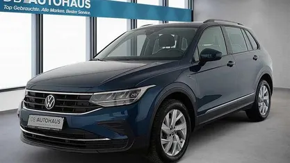 Gebraucht VW Tiguan Life 150 PS (110 kW) 2023 Blau SUV
