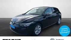Gebraucht 2024 VW Golf VIII Life Limousine | 27.930 € (Fairer Preis)