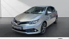 Silber Gebraucht 2018 Toyota Auris Basis Limousine | 14.990 € (Fairer Preis)