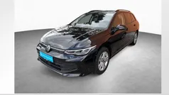 Grenadillschwarz metallic Gebraucht 2024 VW Golf VIII Life Kombi | 28.440 € (Fairer Preis)