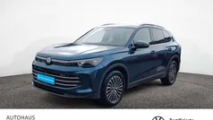 Blau Gebraucht 2024 VW Tiguan Elegance SUV | 38.940 € (Fairer Preis)