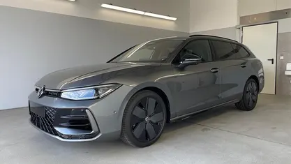 Gebraucht 2025 VW Passat R-line Kombi | 56.180 € (Fairer Preis)