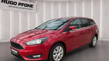 Gebraucht Ford Focus Cool & Connect 125 PS (91 kW) 2018 Rot Kombi