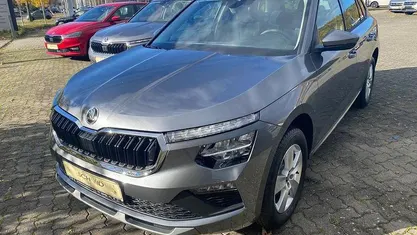 Neu Skoda Kamiq Selection 116 PS (85 kW) 2025 Graphitegrau metallic SUV