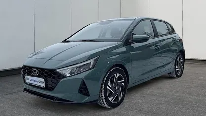 Gebraucht Hyundai i20 Trend 101 PS (74 kW) 2022 Mangrove green Kleinwagen