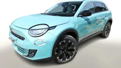 Neu Fiat 600 La Prima 145 PS (106 kW) 2026 Gelato weiß uni SUV