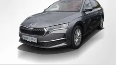 Graphitegrau metallic Gebraucht 2024 Skoda Octavia Selection Kombi | 28.880 € (Superpreis)
