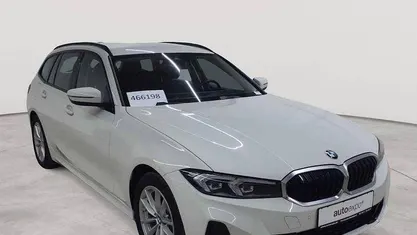 Gebraucht BMW 318 Sport Line 150 PS (110 kW) 2023 Alpinweiß Kombi