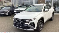 Atlas white / sol Gebraucht 2024 Hyundai Tucson Select SUV | 29.900 € (Guter Preis)