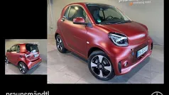 Bodypanels in carmine red (mat Gebraucht 2023 Smart ForTwo Electric Drive Passion Coupé | 17.900 € (Teuer)