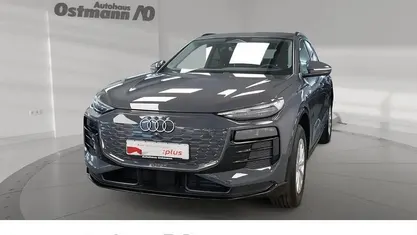 Grau (magnetgrau) Gebraucht 2025 Audi Q6 e-tron Ambiente SUV | 54.350 €