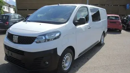 Gebraucht Fiat e-Scudo 100 kW (136 PS) 2023 Weiss Van / Kleinbus