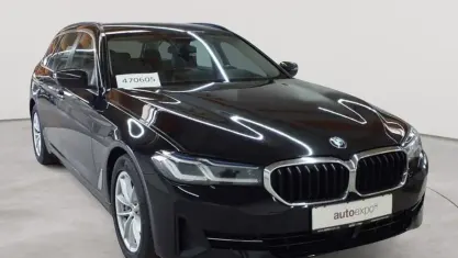Gebraucht BMW 530 Sport Line 286 PS (210 kW) 2023 Schwarz uni Kombi