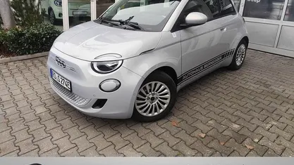 Gebraucht Fiat 500e 86 kW (118 PS) 2025 Hellblau (perla lunare met.) Limousine