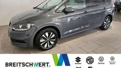 Grau Gebraucht 2024 VW Touran Move Van / Kleinbus | 36.650 € (Fairer Preis)