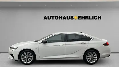 Weiß Gebraucht 2021 Opel Insignia Business Elegance Limousine | 22.790 € (Fairer Preis)