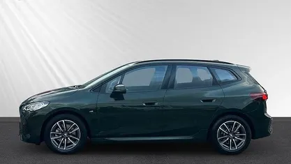Sanremo green metallic (gruen) Gebraucht 2025 BMW 218 Active Tourer Efficient Dynamics Van / Kleinbus | 31.770 € (Guter Preis)