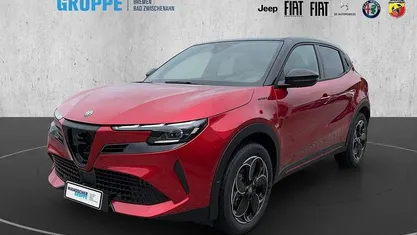 Rotschwarz Gebraucht 2024 Alfa Romeo Junior Edizione Speciale SUV | 31.950 € (Fairer Preis)