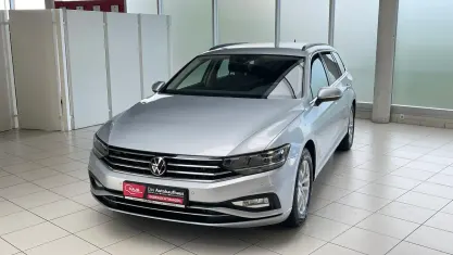 Gebraucht VW Passat Business 150 PS (110 kW) 2022 Scale silver metallic Kombi