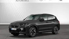Grau Gebraucht 2023 BMW iX3 Performance SUV | 49.900 € (Fairer Preis)