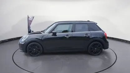 Gebraucht Mini Cooper Classic 136 PS (100 kW) 2023 Schwarz Kleinwagen