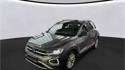Second-hand VW T-Roc Style 150 CP (110 kW) 2023 Gri SUV