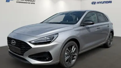 Neu Hyundai i30 Comfort 97 PS (71 kW) 2025 Silber Limousine