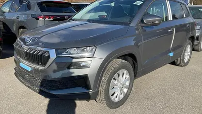 Neu Skoda Karoq Selection 150 PS (110 kW) 2025 Graphite grau metallic SUV
