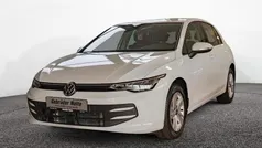Pure white Gebraucht 2024 VW Golf VIII Life Limousine | 25.950 € (Fairer Preis)